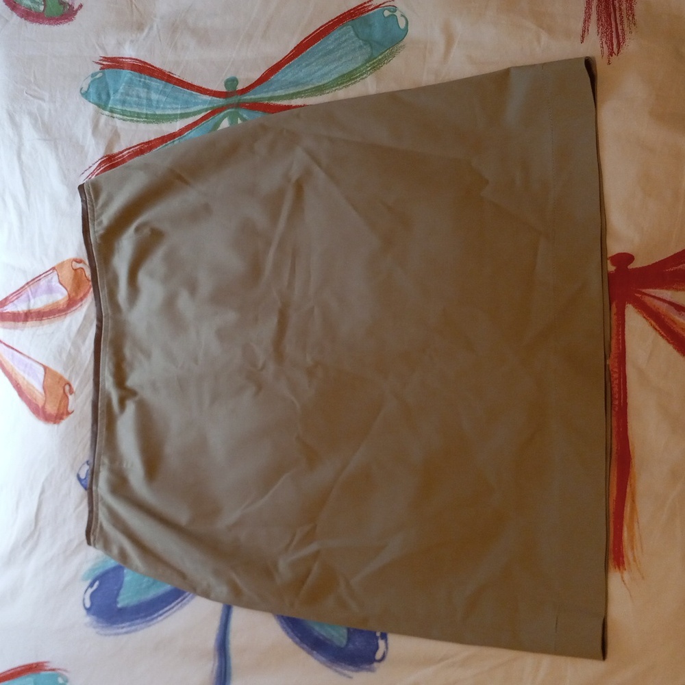 Hugo Boss skirt.  Beige, size M. Used. Good condition.